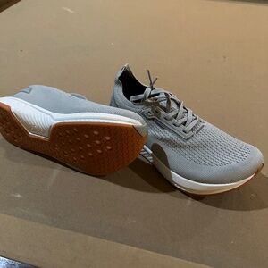 Flux footwear tennis shoes size 8